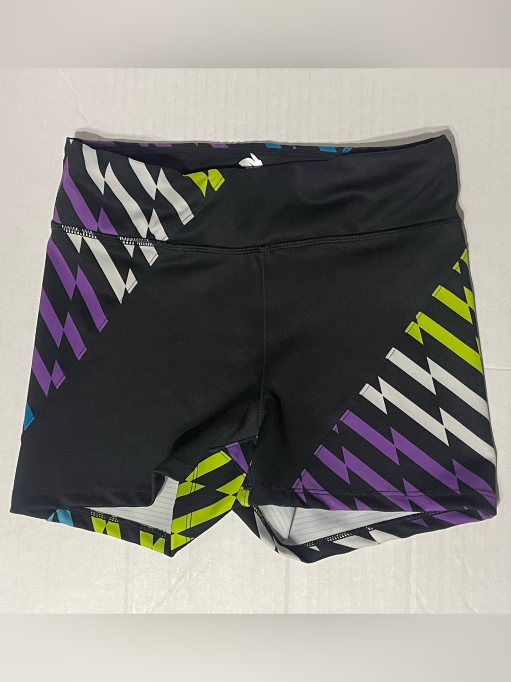 Rabbit Tie Breaker 2.5” - Women’s XS - Multi Lightning - EUC